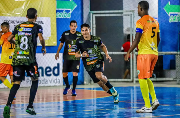 Em noite de Matheus Manhosa, Simão Dias vence e mantém 100% na Supercopa TV Sergipe de Futsal