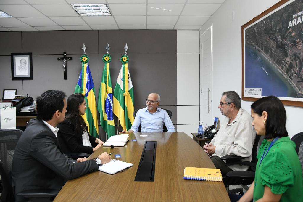 Prefeito Edvaldo recebe representantes do NBD que realizam missão em obras do programa Aracaju Cidade do Futuro