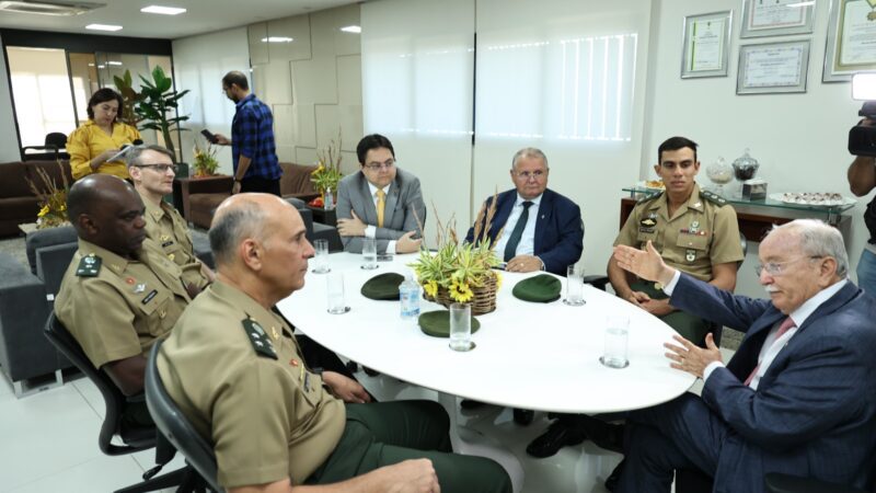 Oficiais do Exército visitam Assembleia Legislativa de Sergipe