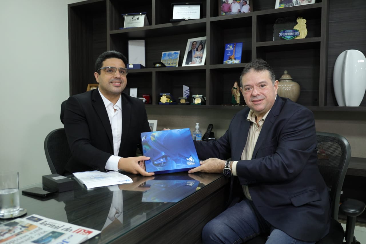 Jeferson Andrade recebe a visita do presidente da Sergas e dos filhos de Maria Feliciana