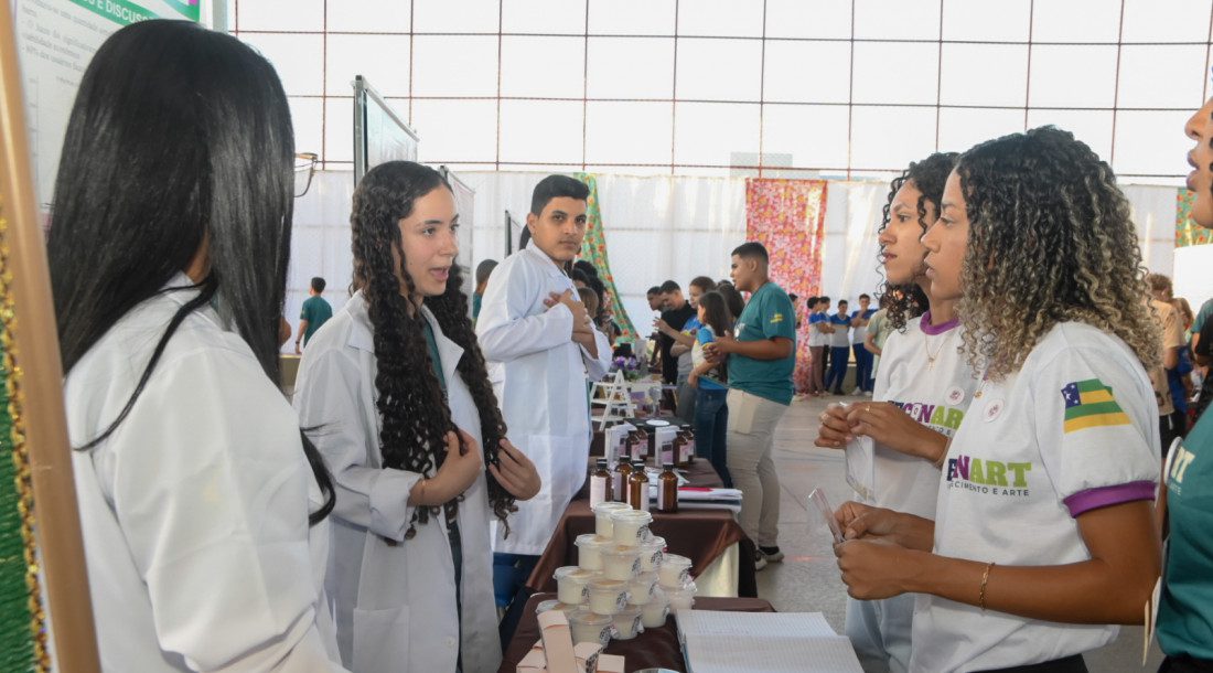 Estudantes do alto sertão sergipano se tornam jovens cientistas por meio da Feconart