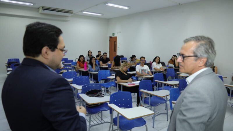 Alese apresenta Revista de Informação Legislativa para acadêmicos de Direito da Unit