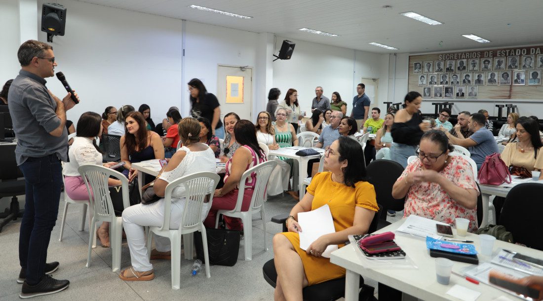 Mais de 200 técnicos da educação participam da oficina para apropriação dos índices de desempenho escolar de Sergipe