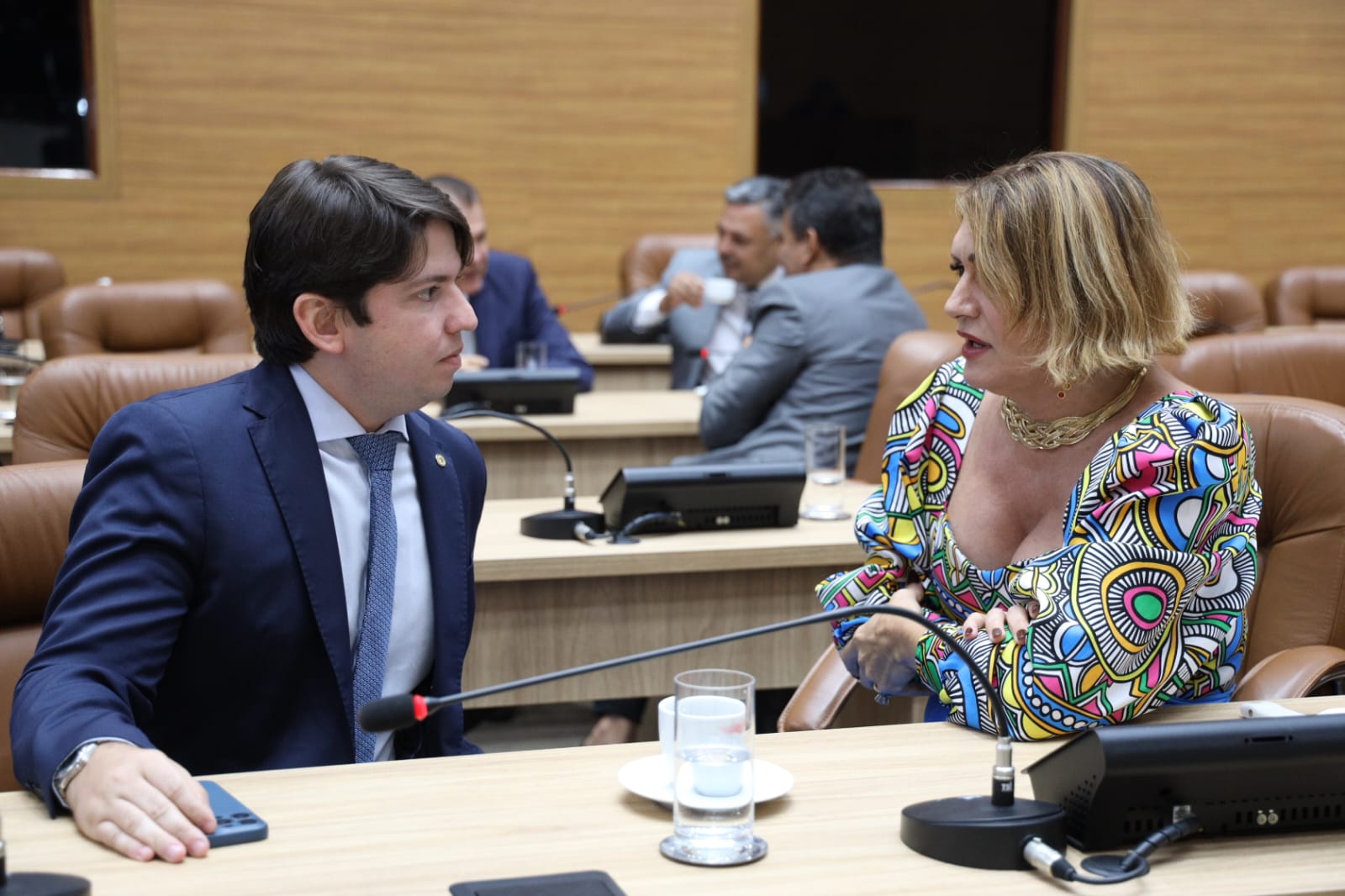 Dia do Professor: Linda inicia debate sobre ilegalidade de paralisações da categoria