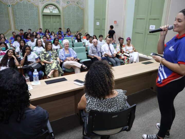 Elese: Semana da Consciência Negra tem estudantes em musicais, monólogos e apresentações teatrais