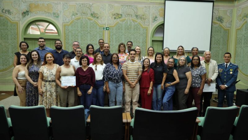 Escola do Legislativo realiza encerramento de Curso de Gestão