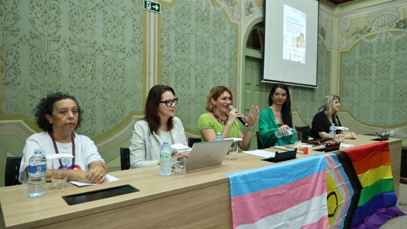 Roda de conversa debate respeito e dignidade para crianças e adolescentes trans