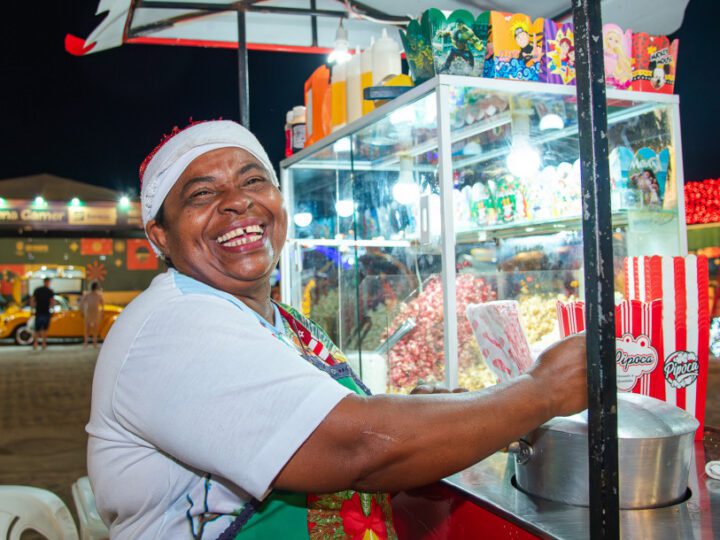 Comércio diversificado garante boas vendas na Vila do Natal Iluminado