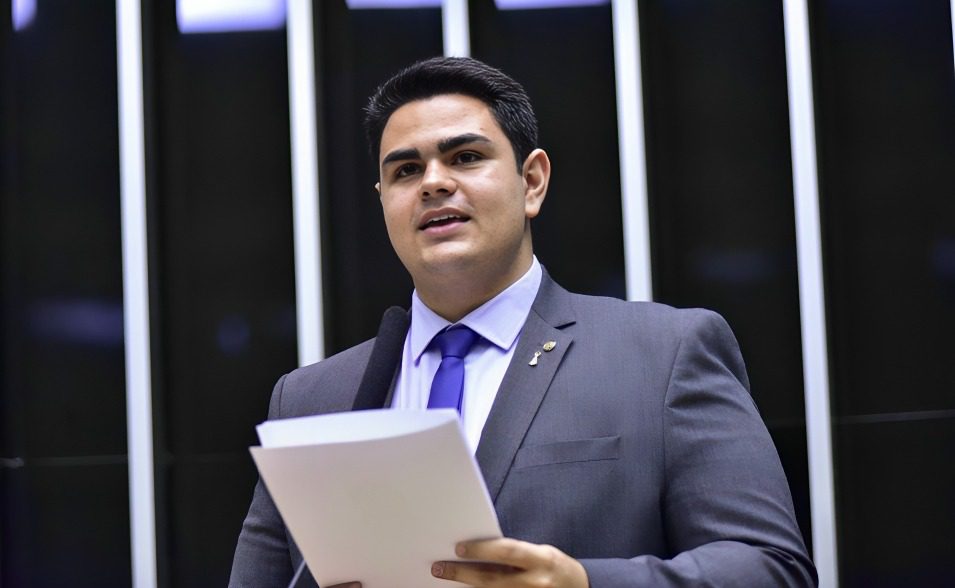 Deputado Ícaro de Valmir Propõe Inclusão da Festa do Caminhoneiro no Calendário Turístico Nacional