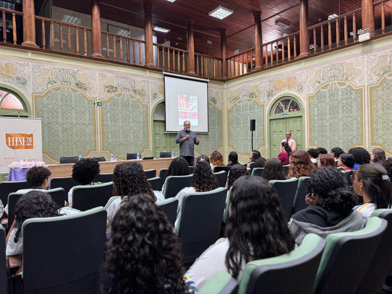 Elese realiza palestra “Mulheres que Crescem na Escola”