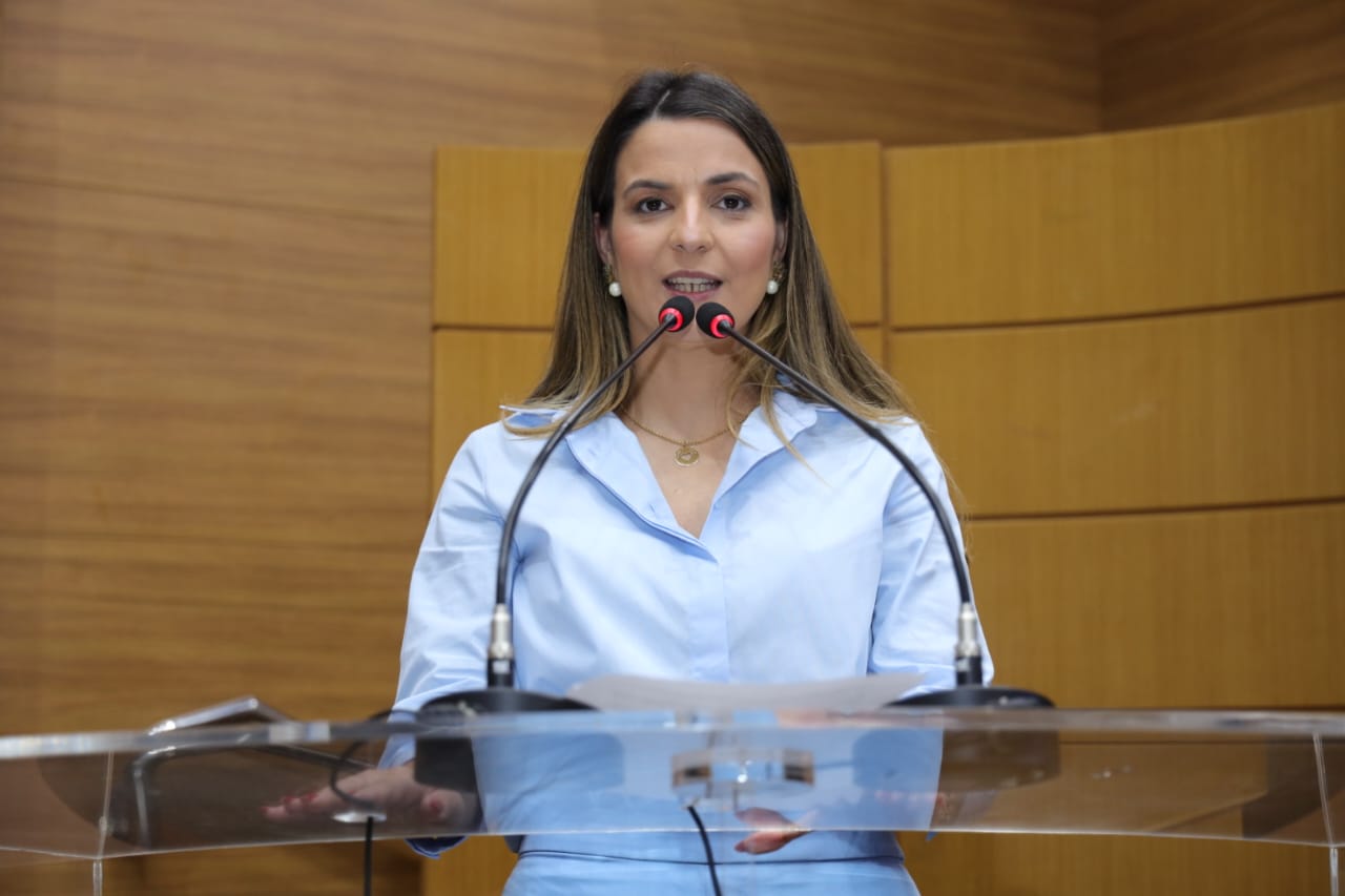 Licença de 180 dias para servidoras adotantes de adolescentes é aprovada em primeiro turno
