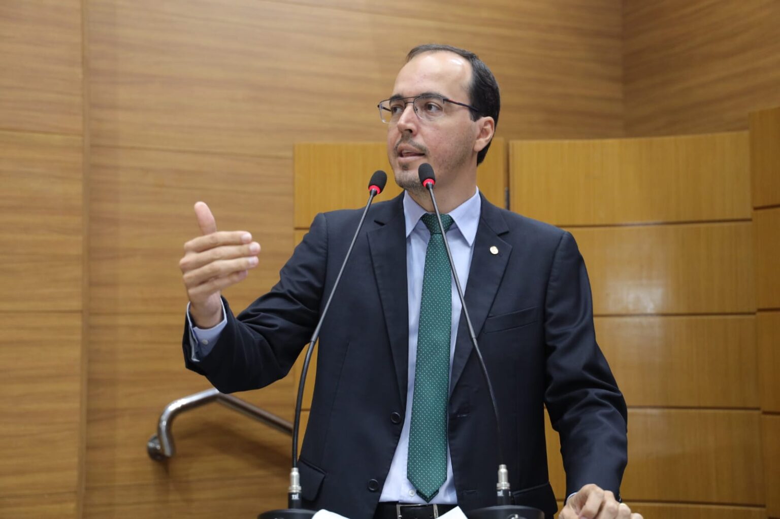 Georgeo Passos volta a cobrar respostas ao secretário da Casa Civil