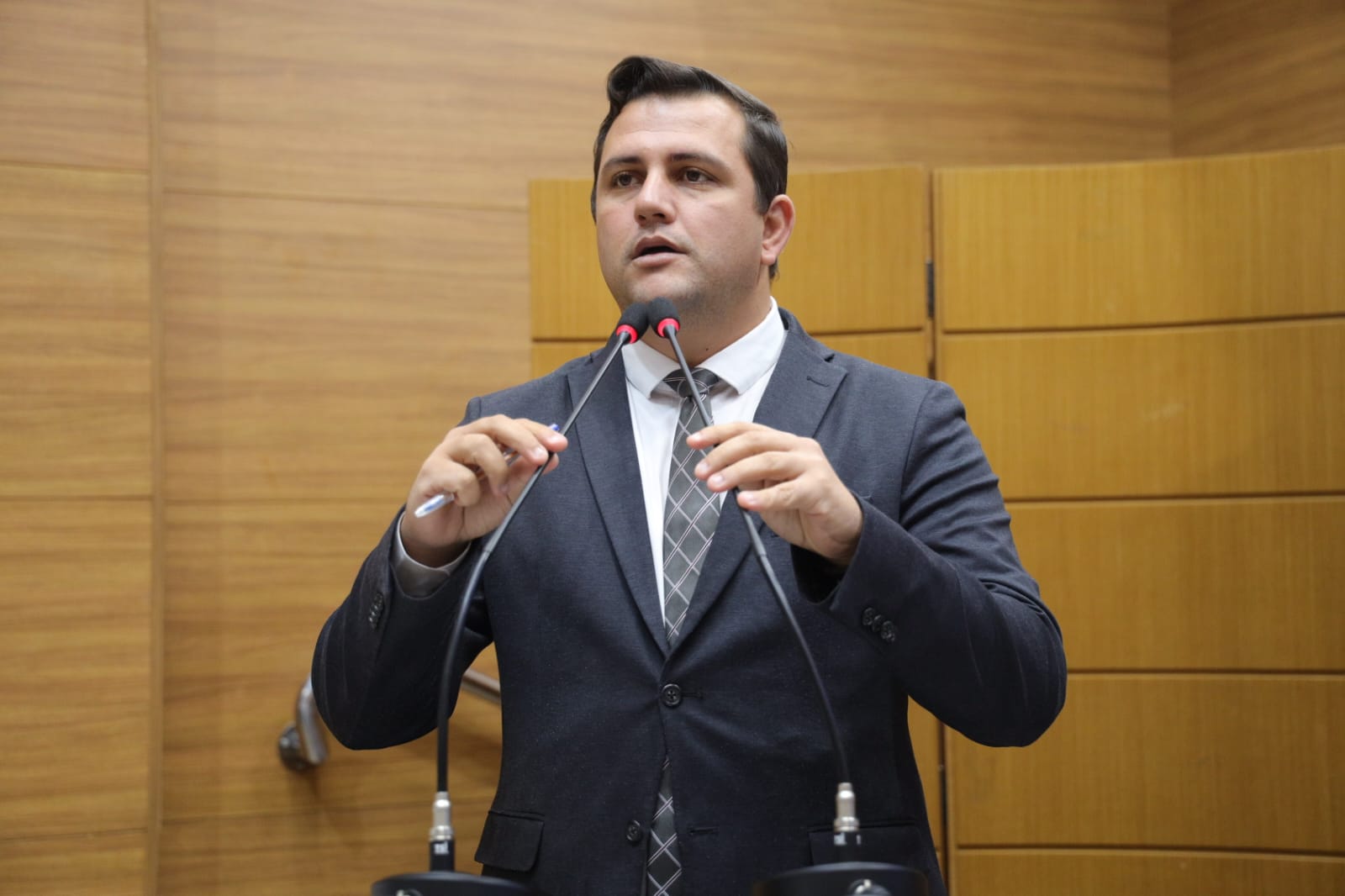 Marcos Oliveira questiona falta de patrocínio do Banese para a Festa dos Caminhoneiros