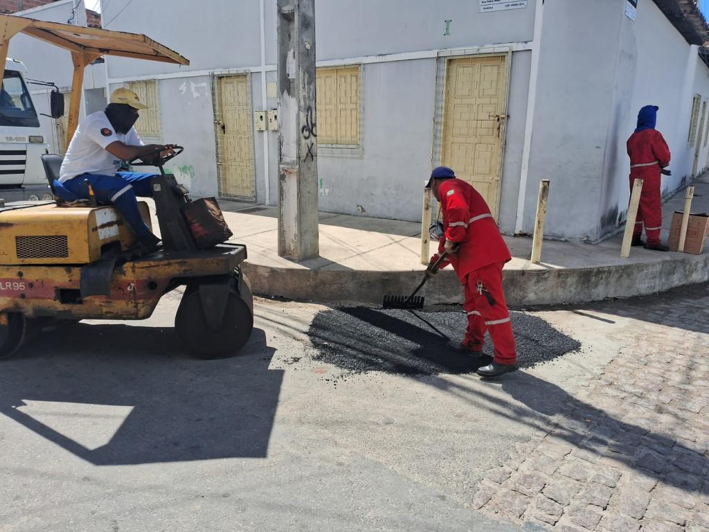 Prefeitura de Aracaju realiza serviços de infraestrutura em diversos bairros nesta sexta-feira (2)