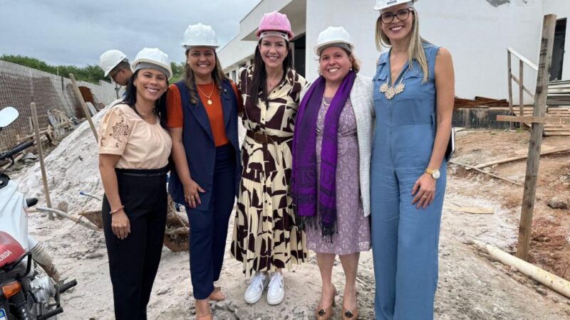 Ministra das Mulheres visita obra da Casa da Mulher Brasileira em Aracaju