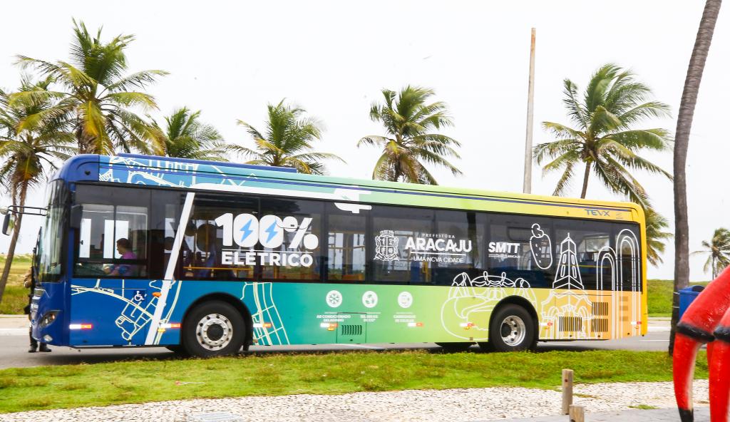 Aracaju inicia operação de 15 ônibus elétricos e se torna referência em mobilidade sustentável no Nordeste