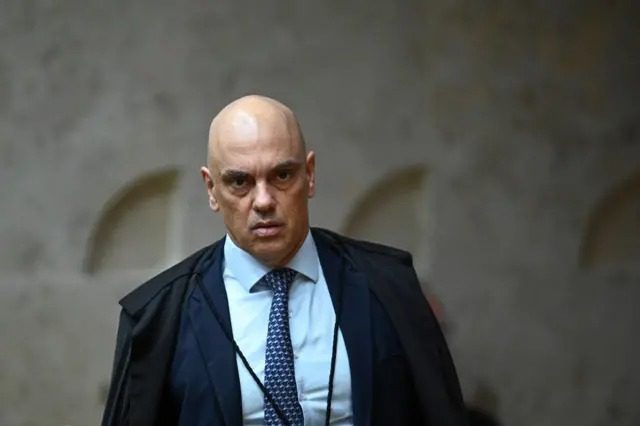 Moraes dá 48 horas para defesa de Bolsonaro se manifestar sobre descumprimento de medidas cautelares