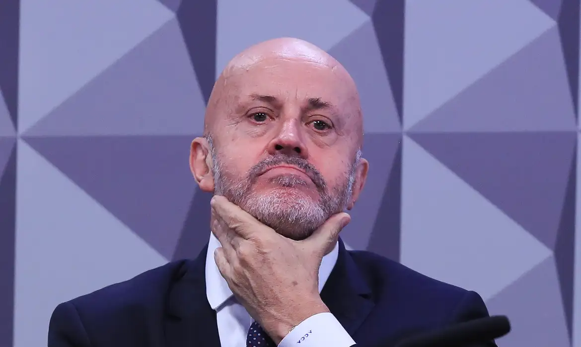 Empresário preso em investigação sobre descontos no INSS reafirma inocência em depoimento à CPMI
