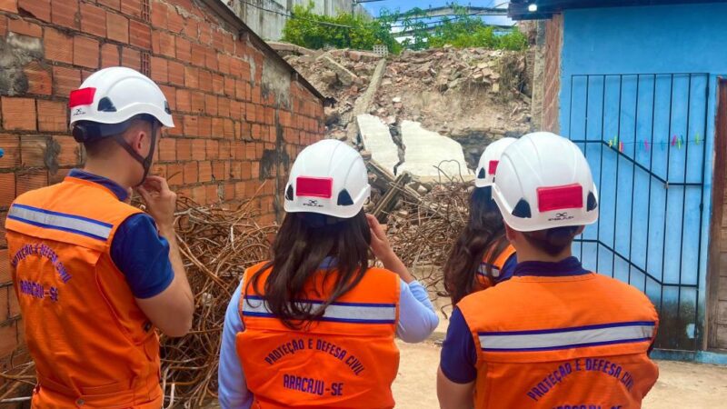 Defesa Civil de Aracaju atende ocorrência de colapso parcial de galpão no bairro Olaria