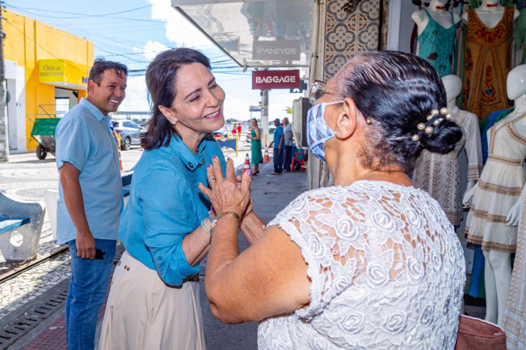 Prefeita Emília Corrêa acompanha nova etapa de retirada de fiação irregular no Centro de Aracaju