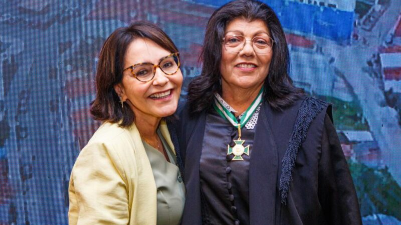 Prefeita Emília Corrêa prestigia posse da conselheira Angélica Guimarães como presidente do TCE/SE