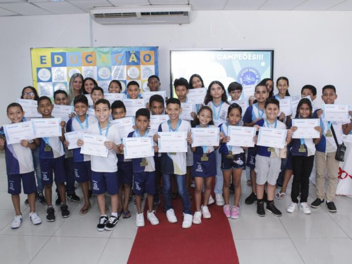 Escola Letícia Soares recebe Menção Honrosa nas Olimpíadas Brasileira de Matemática das Escolas Públicas