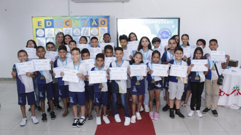 Escola Letícia Soares recebe Menção Honrosa nas Olimpíadas Brasileira de Matemática das Escolas Públicas