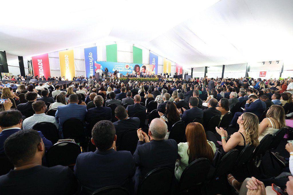 Aracaju conquista Selo Ouro na Educação e reforça compromisso com a alfabetização