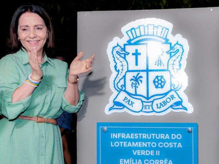 Prefeita Emília Corrêa inaugura obras de infraestrutura e nova praça no bairro Aruana