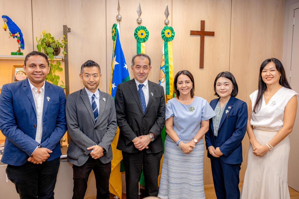 Prefeita Emília Corrêa recebe comitiva da Embaixada do Japão e fortalece relações internacionais