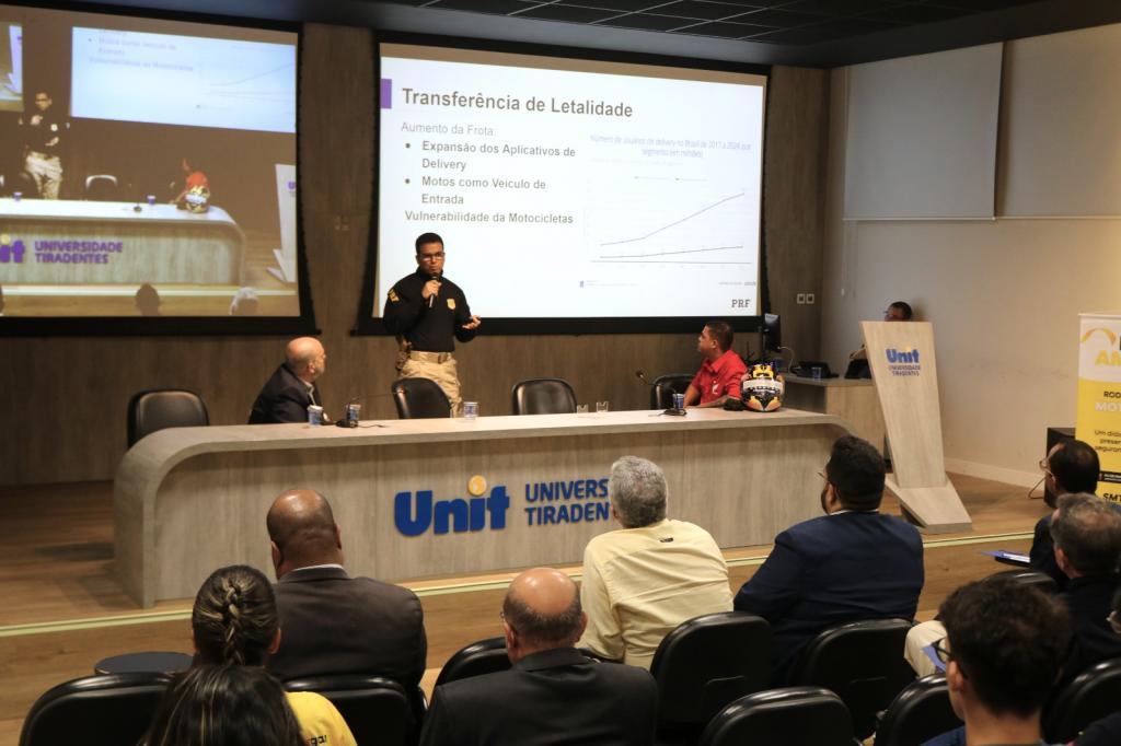 Maio Amarelo 2026 abre com roda de conversa sobre sinistros com motociclistas