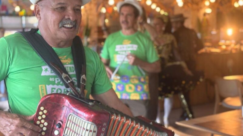 Projeto Bem-vindos ao País do Forró recepciona turistas com música, cultura e gastronomia em Aracaju