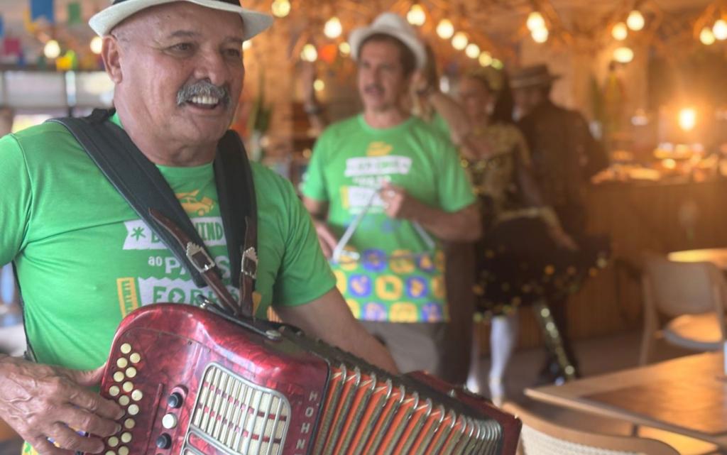 Projeto Bem-vindos ao País do Forró recepciona turistas com música, cultura e gastronomia em Aracaju