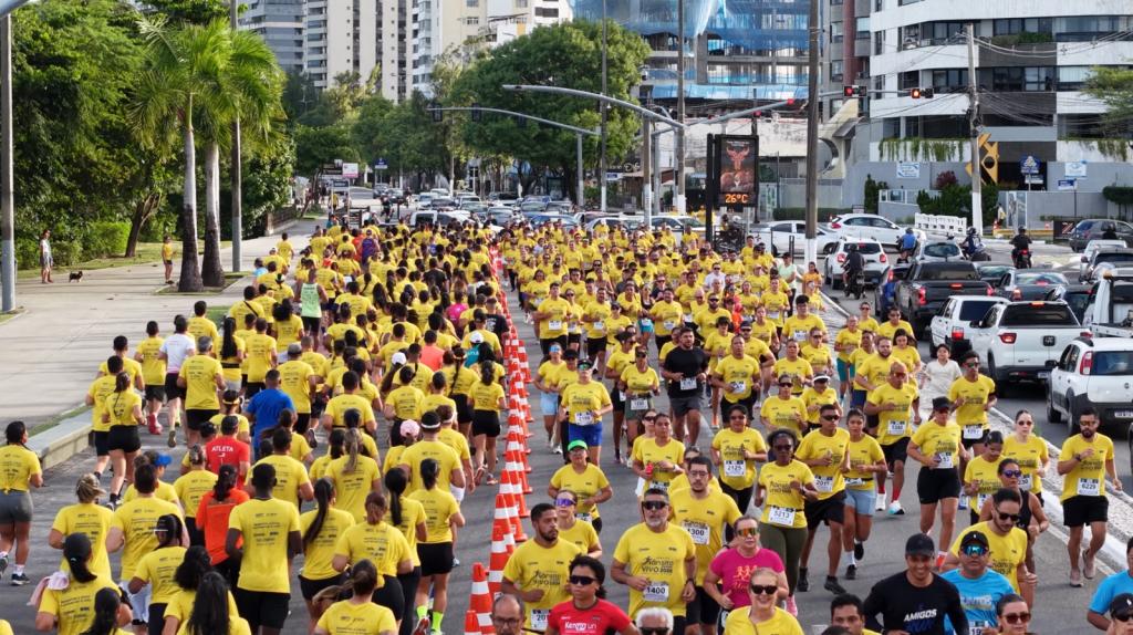 Prefeitura reúne 2 mil corredores na largada da campanha de respeito à faixa de pedestres
